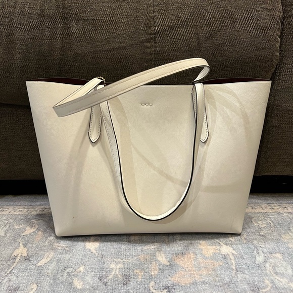 Coach Tote - Picture 3 of 4